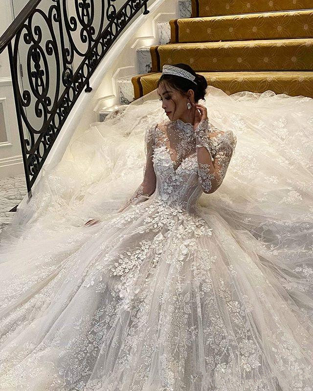 Luxury Pearls 3D Flower Lace High Neck Wedding Dresses Long Sleeves Garden Sweep Train Plus Size Bridal Gown Vestido De Noiva