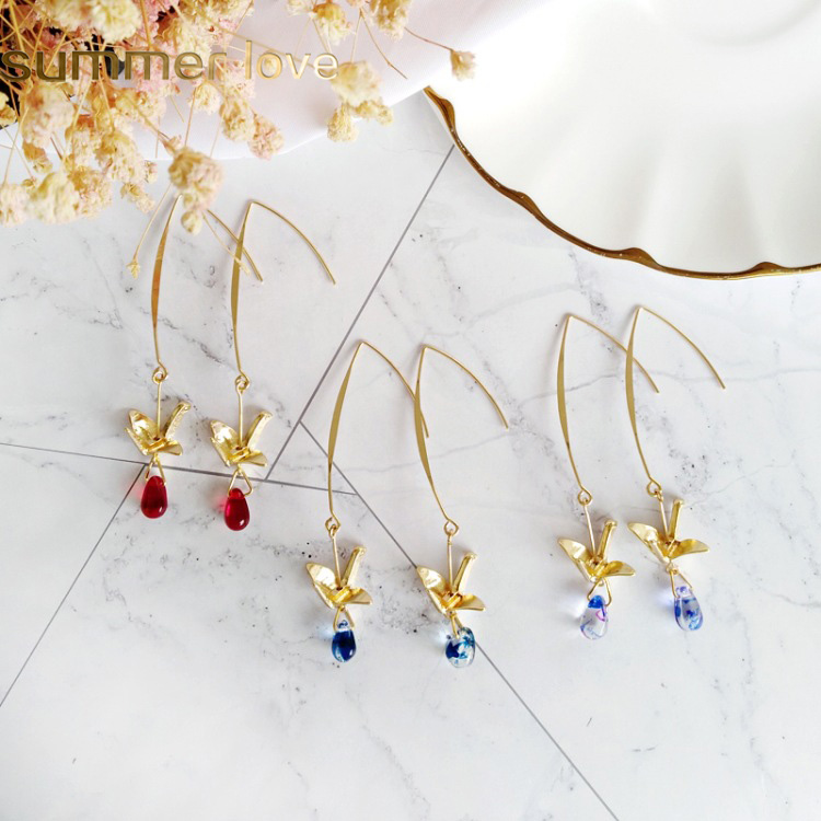 New Korean Geometric C Shape Ear Hooks Dangle Earring for Women Retro Fashion Long Paragraph Waterdrop Paper Crane Ladies Jewelry Earring
New Korean Geometric C Shape Ear Hooks Dangle Earring for Women Retro Fashion Long Paragraph Waterdrop Paper Crane Ladies Jewelry Earring