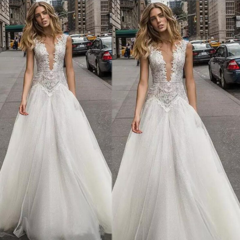 Netta BenShabu 2020 Wedding Dresses Sheer Deep V Neck Lace Appliques Beach Bridal Gowns Backless Bohemian A Line Bride robes de mariée, Silver
Netta BenShabu 2020 Wedding Dresses Sheer Deep V Neck Lace Appliques Beach Bridal Gowns Backless Bohemian A Line Bride robes de mariée, Silver
