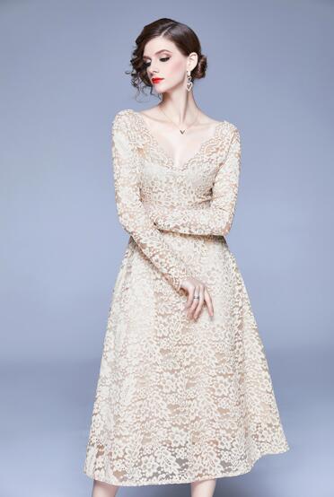 European station autumn and winter new long-sleeved high-end lace deep V-neck banquet sexy long dress, Apricot
European station autumn and winter new long-sleeved high-end lace deep V-neck banquet sexy long dress, Apricot