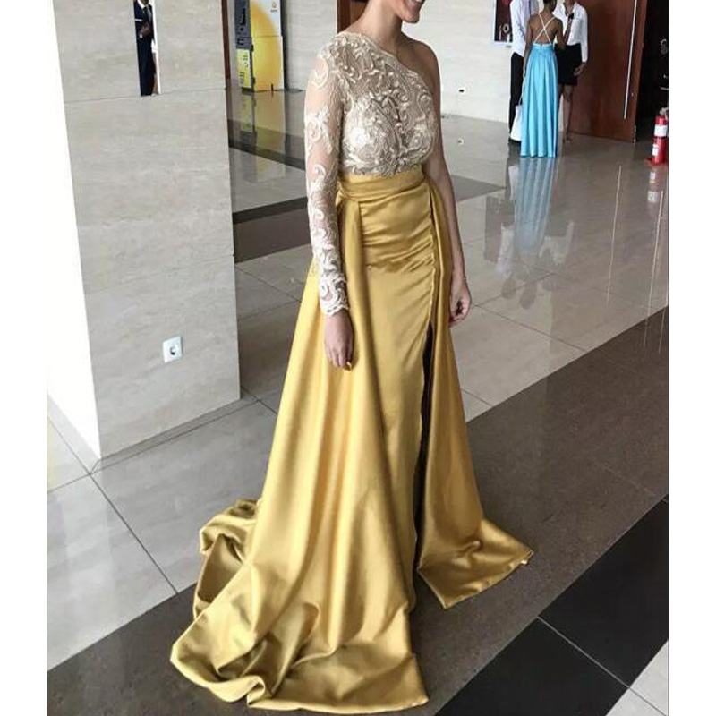 Modest Black Girls Prom Dresses 2020 Lace Top One Shoulder Long Sleeves Gold Side Split Mermaid Evening Dress With Overskirt Formal Wear