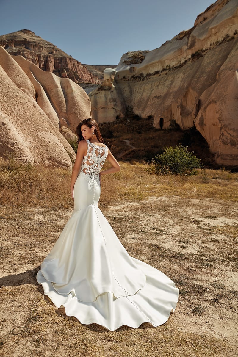 Eddy K Wedding Dresses V Neck Button Back Beach Bridal Gowns Custom Made Appliques Lace Satin Sweep Train Mermaid Robe De Soiree