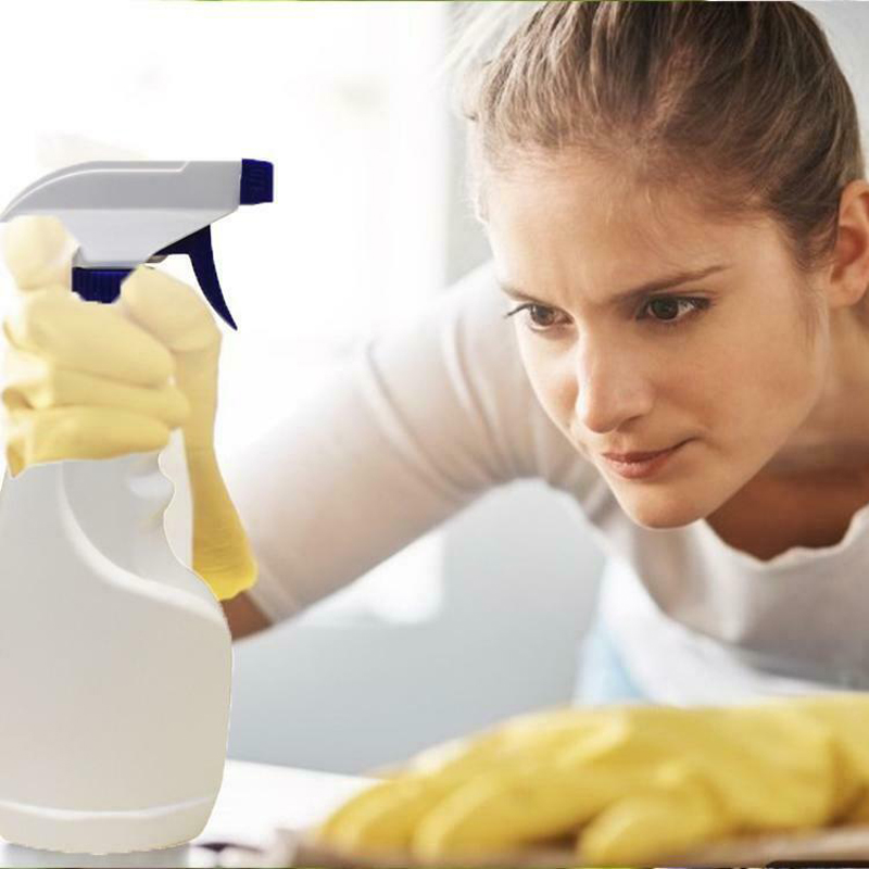 Empty plastic spray bottle with button sprinkler for kitchen cleaning and disinfection 500ml
Empty plastic spray bottle with button sprinkler for kitchen cleaning and disinfection 500ml