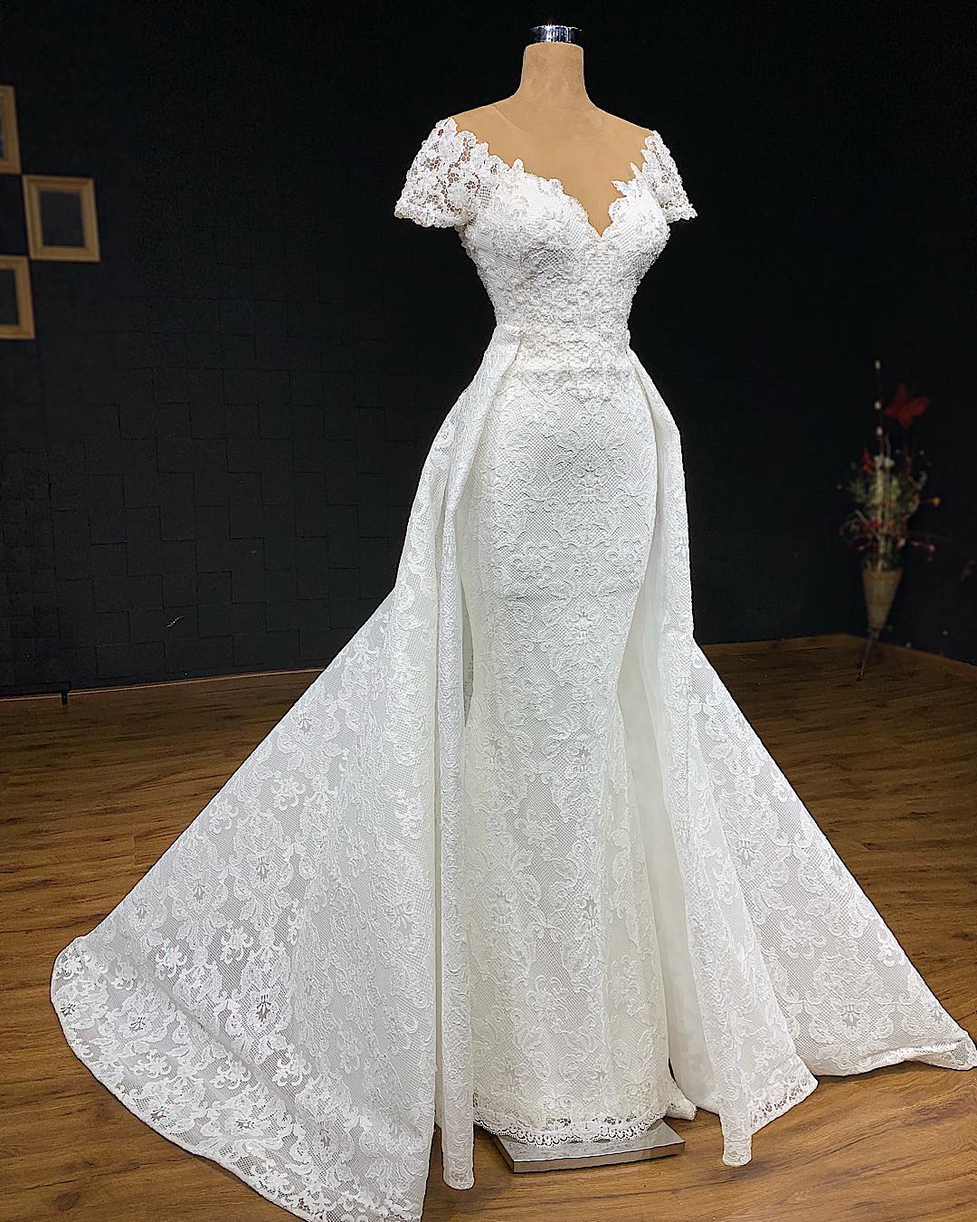 Mermaid Beaded Classy Lace Wedding Dresses With Detachable Train Sheer V Neck Short Sleeves Bridal Gowns Appliqued Trumpet Robe De Marie