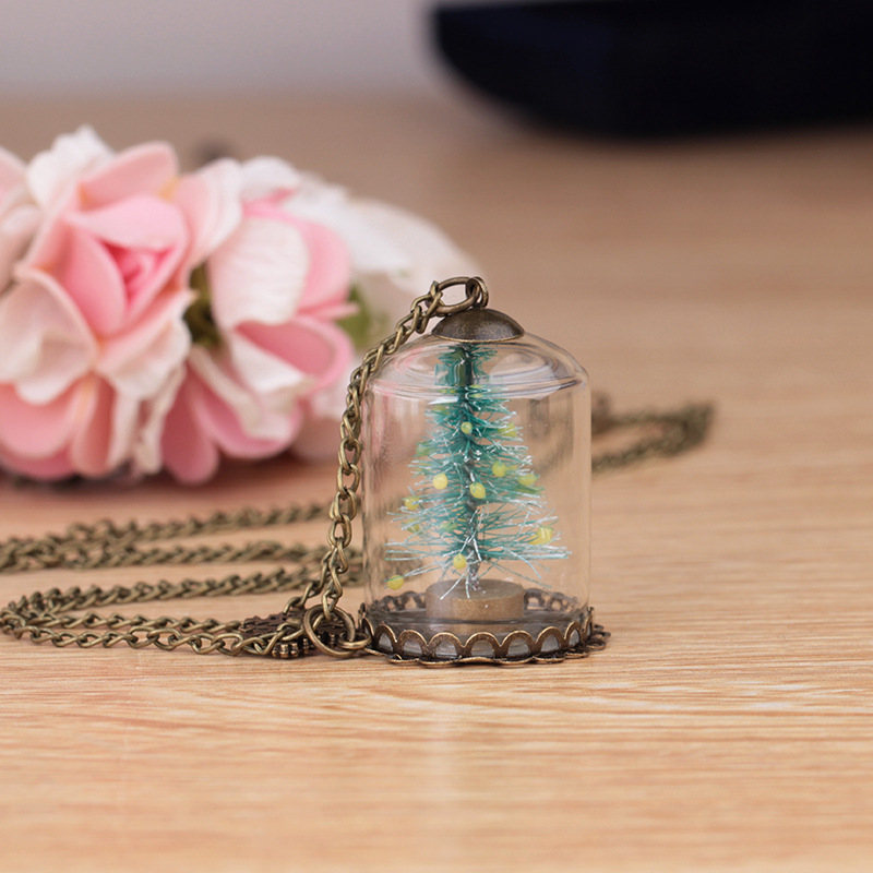 1 Pcs Chic Luminous Christmas Tree Seat Glass Bottle Pendant Necklace Charm Girls Glow in the Dark Jewelry for Women Gifts