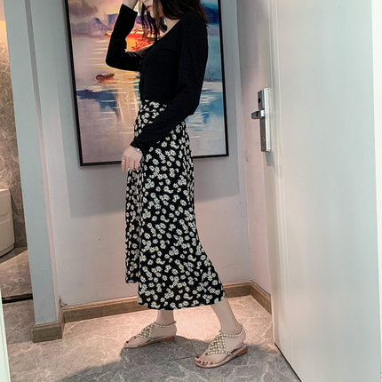 Herringbone Roman sandals female clip toe 2020 summer new net red wild flat pearl ins tide beach women's shoes, Beige
Herringbone Roman sandals female clip toe 2020 summer new net red wild flat pearl ins tide beach women's shoes, Beige