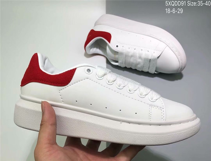 Fashion Women Mqueens designer sneakers men sport shoes Ultra Heightening Leather Platform Low Cut Homme Femme Scarpe Donna Casual Shoes hot
Fashion Women Mqueens designer sneakers men sport shoes Ultra Heightening Leather Platform Low Cut Homme Femme Scarpe Donna Casual Shoes hot