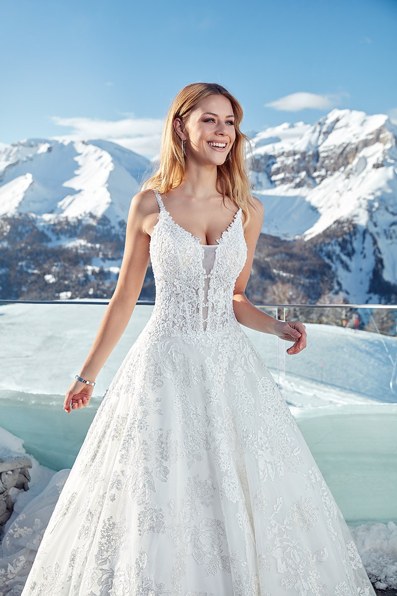 Beautiful A Line Wedding Dresses Spaghetti Applique Sequins Wedding Dresses Tulle Sweep Train Bridal Gowns Bohemia Vestidos De Novia
