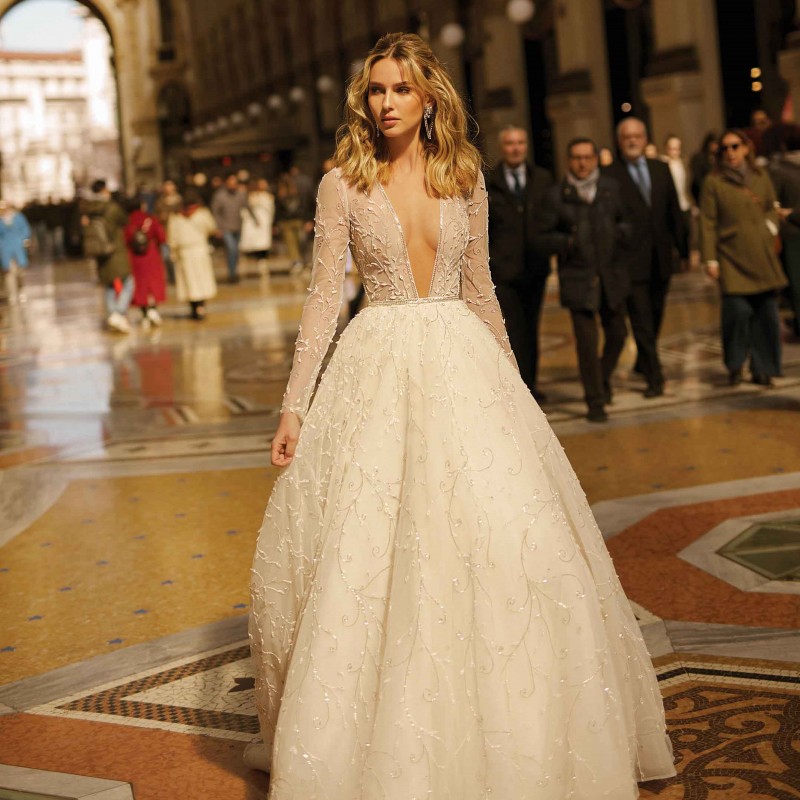 Berta Fabulous Backless Wedding Dresses Beading Deep V Neck Long Sleeves Bridal Gowns Appliqued A E Sweep Train Tulle Robe De Mari E
