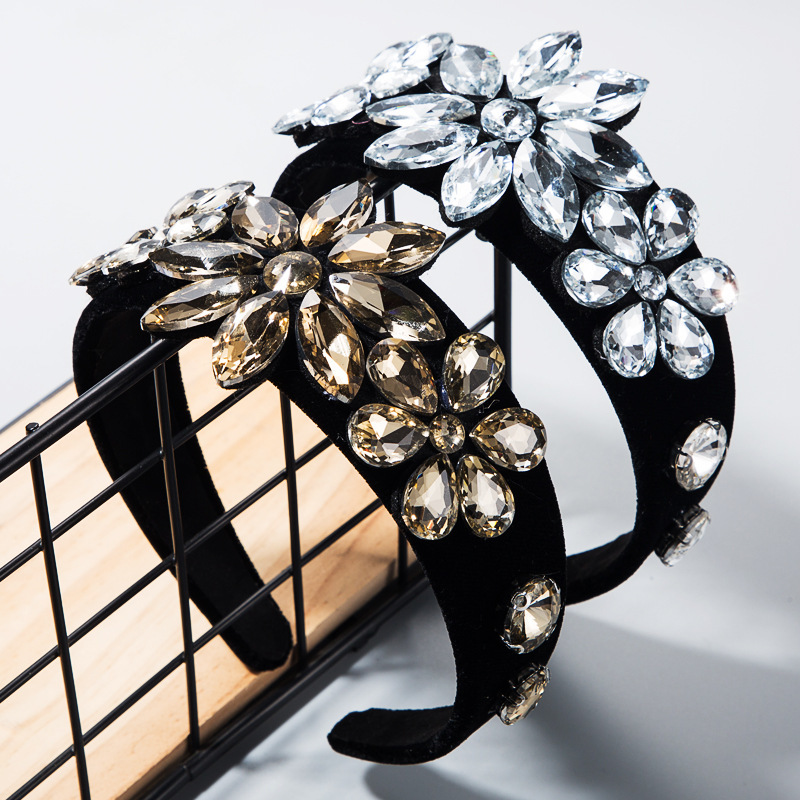 Hair accessories Super Flash glass diamond hair band female black flannel Baroque flower wide edge head band
Hair accessories Super Flash glass diamond hair band female black flannel Baroque flower wide edge head band