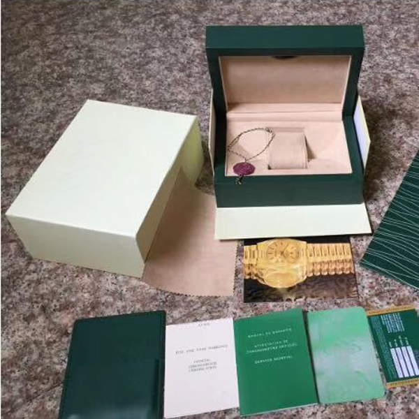 Luxury Mens Watch Case Accessories Green Wooden Box Original Papers Carry Bag For Crown Watches Gift Boxes For Womens Wristwatch
Luxury Mens Watch Case Accessories Green Wooden Box Original Papers Carry Bag For Crown Watches Gift Boxes For Womens Wristwatch