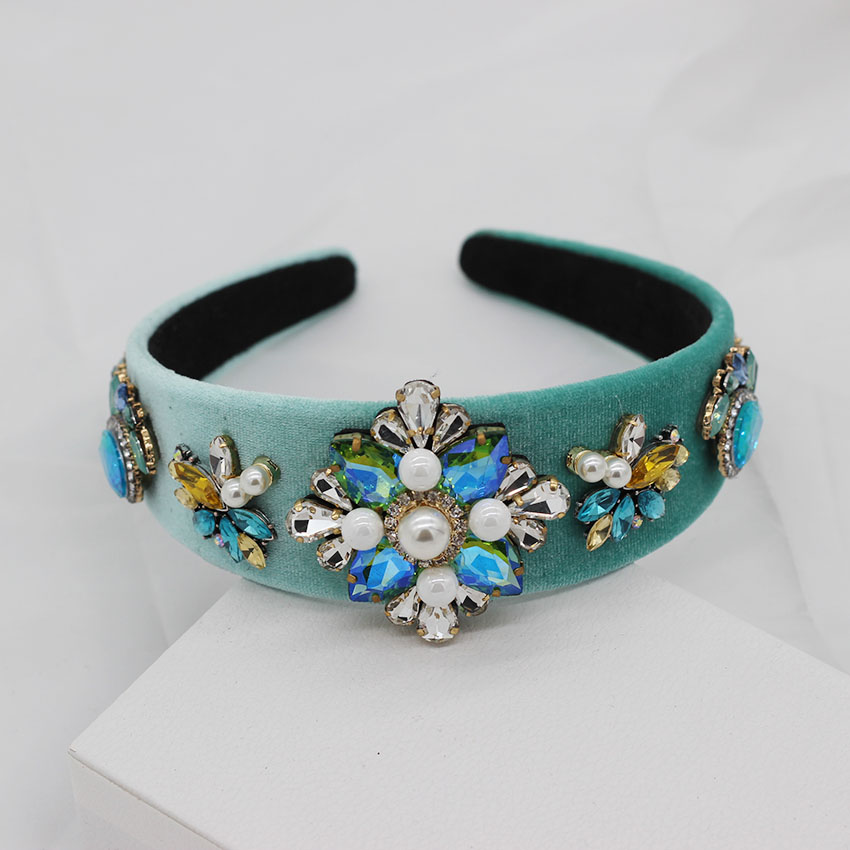 Street beat gorgeous wild exaggerated headband New Baroque fashion colored rhinestones pearl flower catwalk headband 521
Street beat gorgeous wild exaggerated headband New Baroque fashion colored rhinestones pearl flower catwalk headband 521