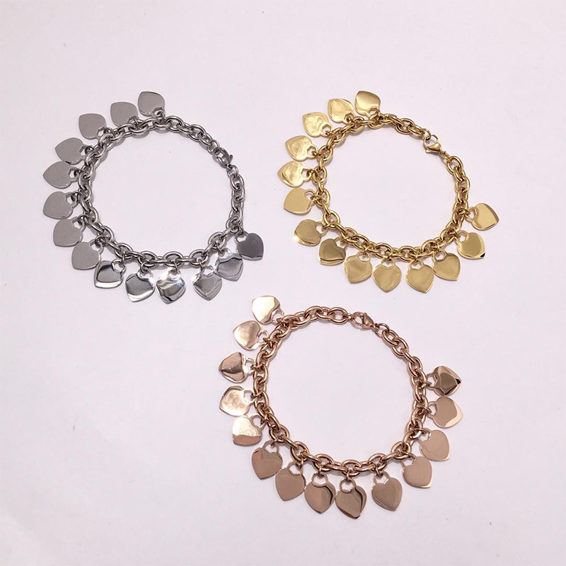 Charm Bracelets Fashion Titanium Steel Heart Dangle Bracelet T Letters 14 Hanging Crude For Women Party Jewelry
Charm Bracelets Fashion Titanium Steel Heart Dangle Bracelet T Letters 14 Hanging Crude For Women Party Jewelry