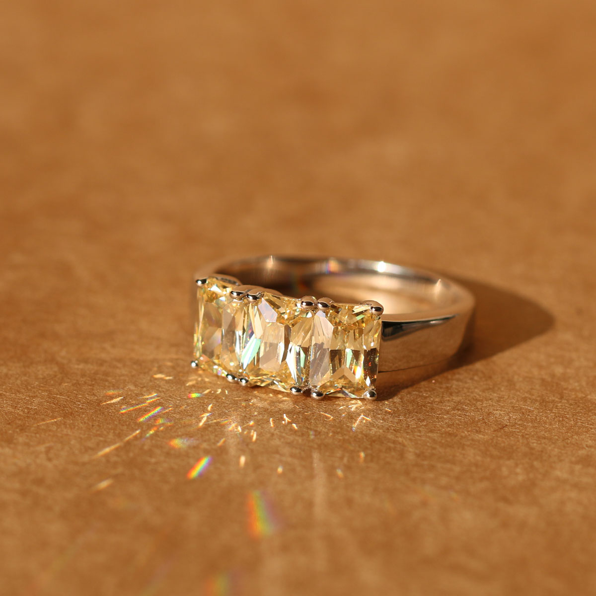 Fashion- Three Princess Cut Stone White Gold Plated Rings Jewelry Rectangle Cubic Zircon Rings Party Jewelry Women Gift