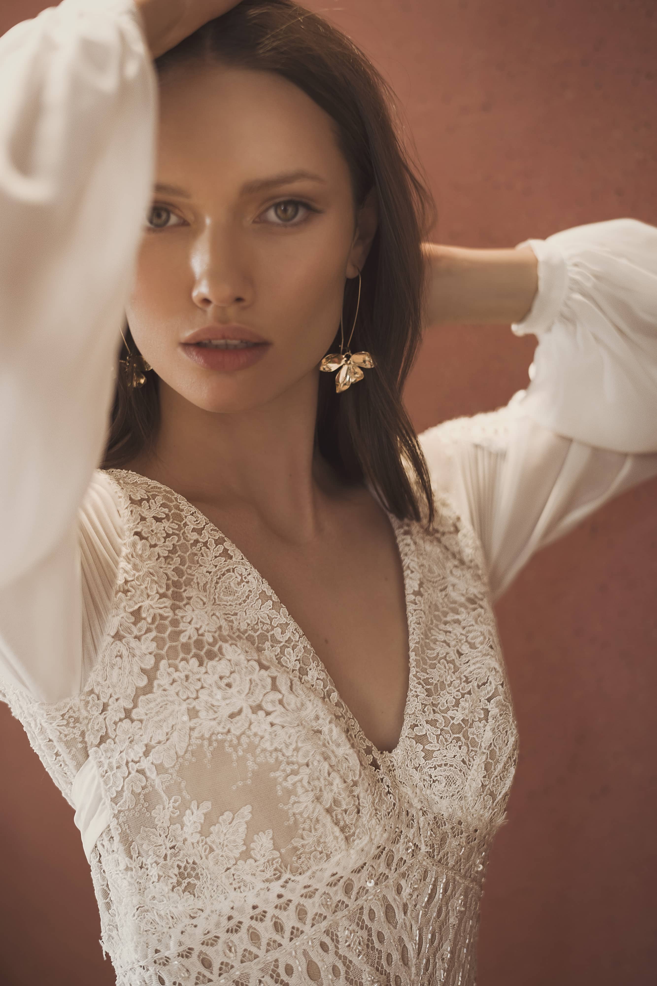 Bohemian Long Sleeve Wedding Dresses 2020 V Neck Lace Appliqued Boho Bridal Gowns A Line Chiffon Wedding Dress robe de mariée