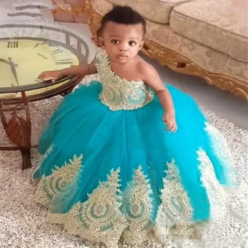 2020 Hot Lovely Flower Girls Dresses One Shoulder Tulle Lace Appliques Puffy African Birthday Dresses First Communion Girls Pageant Gowns