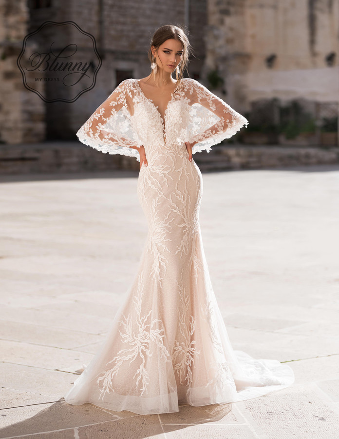 Modern Mermaid Wedding Dresses Deep V Neck Appliqued Lace Sweep Train Beach Bridal Gowns Custom Made Boho Vestidos De Novia Bride Wear