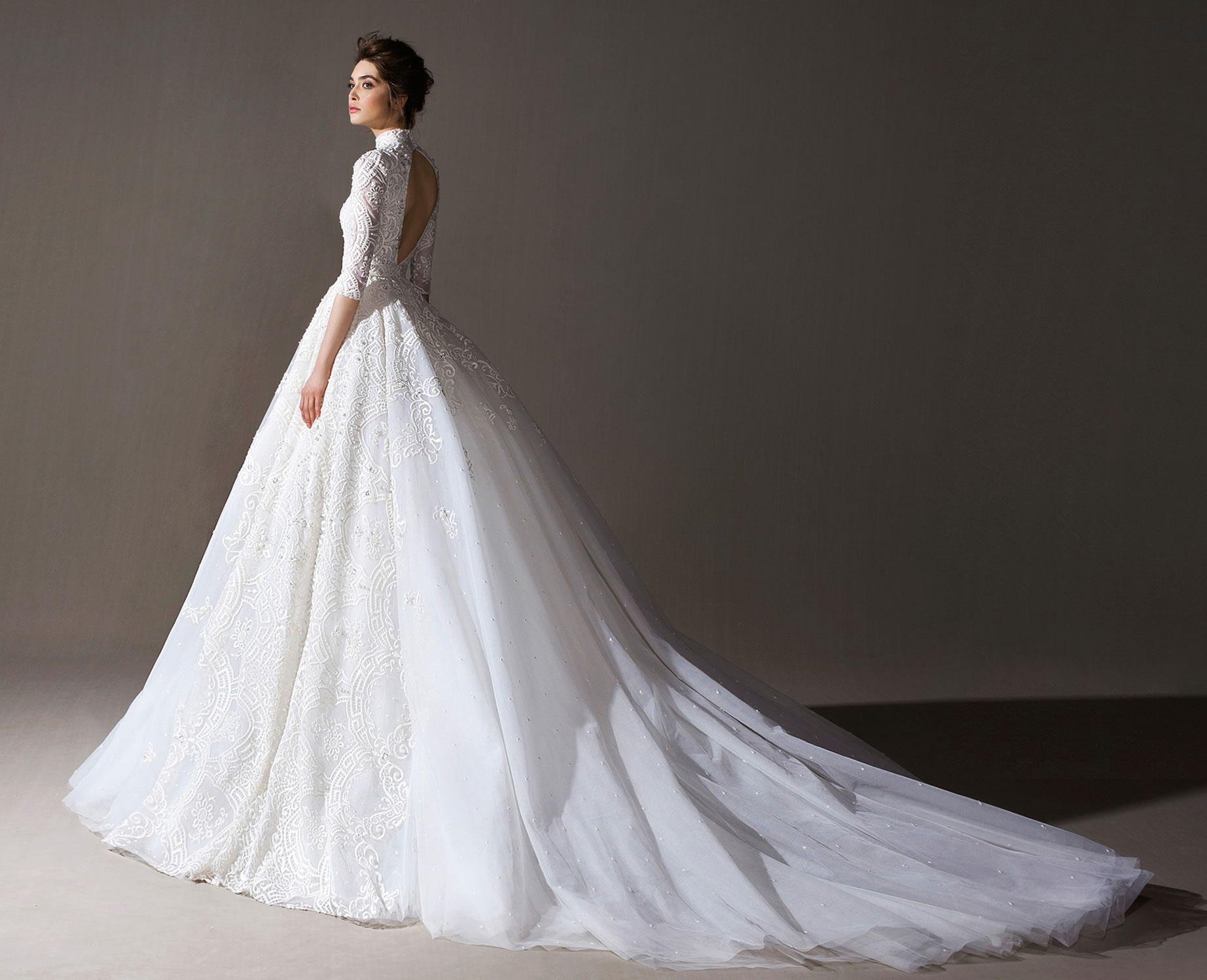 2020 Bohemian Bridal Dresses High Neck Appliqued Beaded Half Sleeves Wedding Dress Open Back Ruffle Sweep Train Custom Made Robes De Mariée