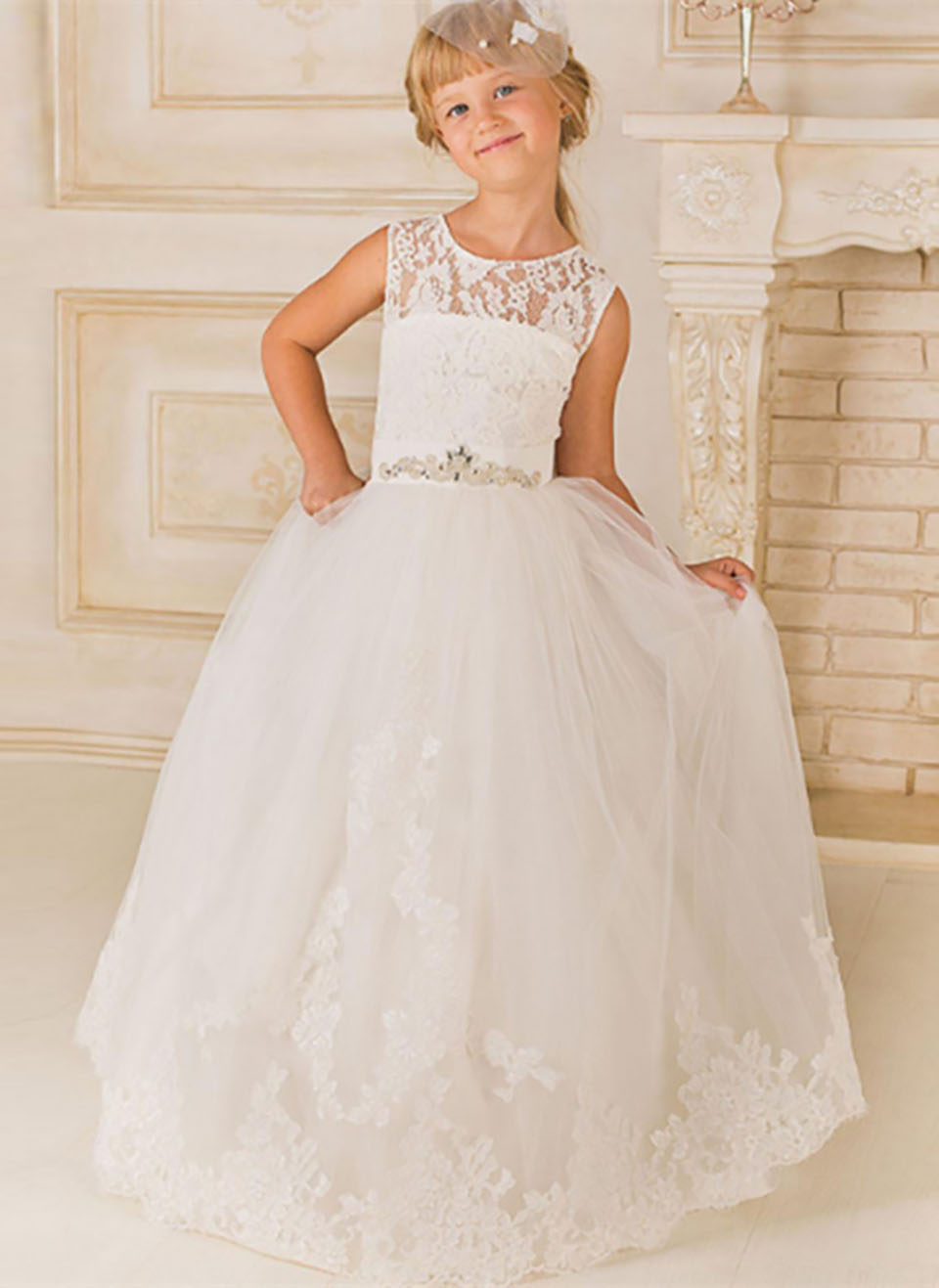 Flower Girl Dresses Lace Appliqué Sleeveless Tulle Beading Sash Floor Length Kids First Holy Communion Dresses