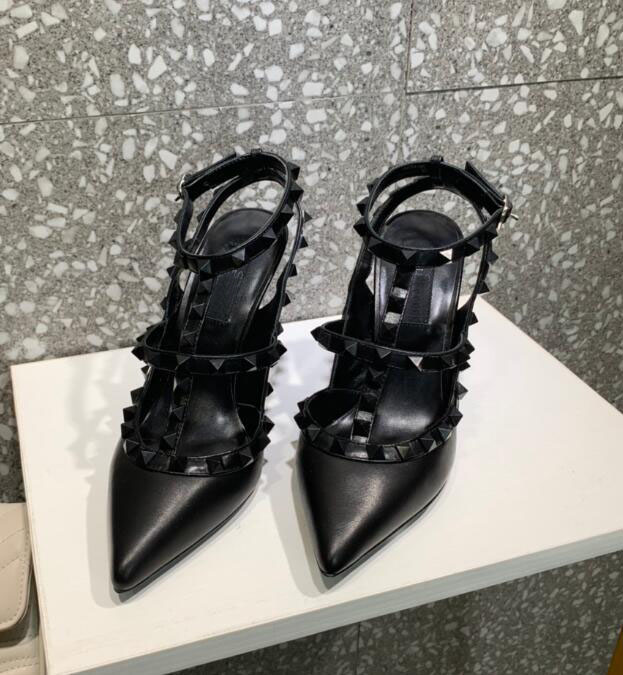 With box 2020 Fashion luxury designer women shoes high heels European style Nude black red Leather Pointed Toes Pumps bottoms Dress shoes
With box 2020 Fashion luxury designer women shoes high heels European style Nude black red Leather Pointed Toes Pumps bottoms Dress shoes