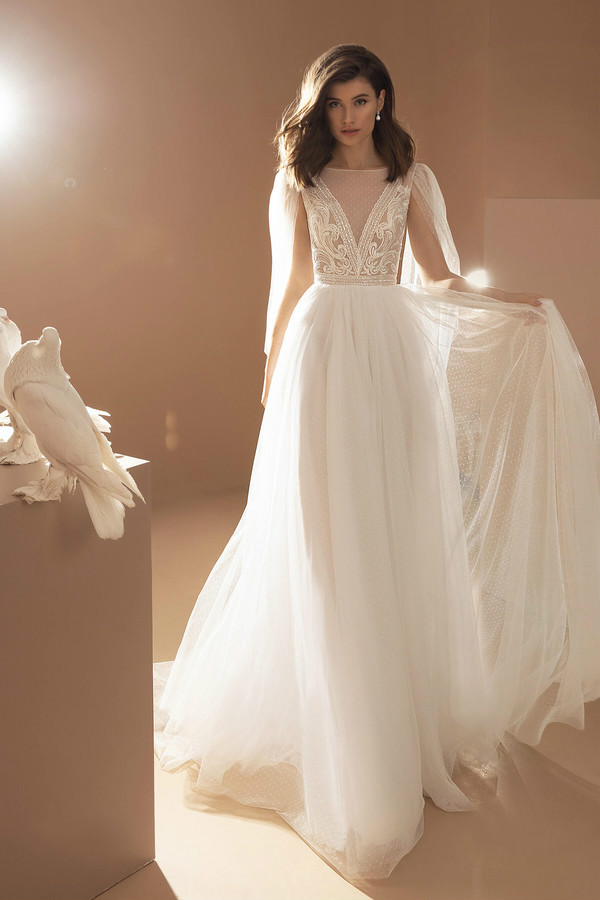 Bohemian A Line Dresses Sheer Jewel Neck Lace Applique Bridal Gowns Tulle Beach Boho Zipper Back Wedding Dress