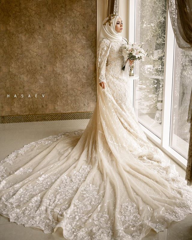 2020 New Arrival Mermaid Wedding Gowns High Neck Long Sleeve Tulle Lace Wedding Dresses Sweep Length Applique Beads Zipper Bridal Gowns