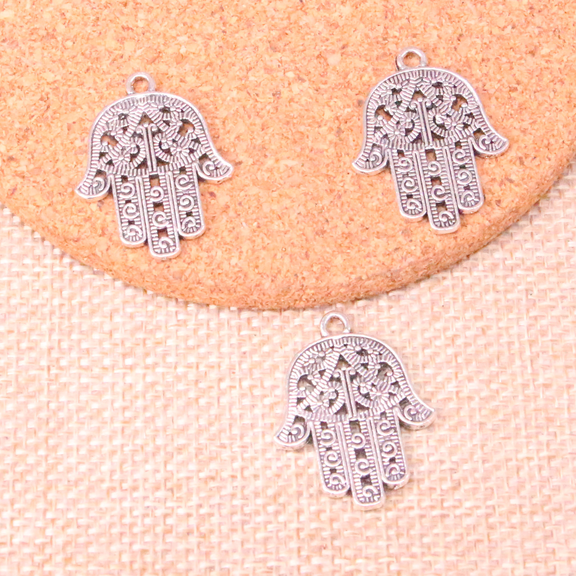 43pcs Charms hamsa palm protection 28*21mm Antique Making pendant fit,Vintage Tibetan Silver,DIY Handmade Jewelry, Bronze;silver
43pcs Charms hamsa palm protection 28*21mm Antique Making pendant fit,Vintage Tibetan Silver,DIY Handmade Jewelry, Bronze;silver