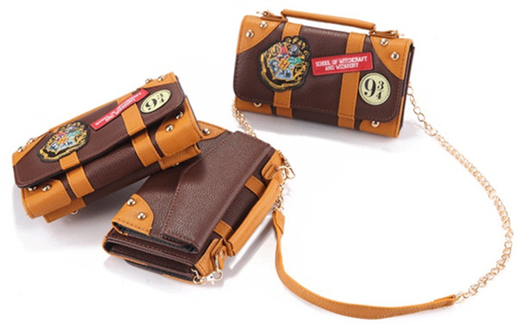 Bag Badge Shoulder Wallet Hogwarts PU Wallet Potter School Harry Collectibles Package Bag Halloween Handbags Gifts FJ548 Rrvml
Bag Badge Shoulder Wallet Hogwarts PU Wallet Potter School Harry Collectibles Package Bag Halloween Handbags Gifts FJ548 Rrvml