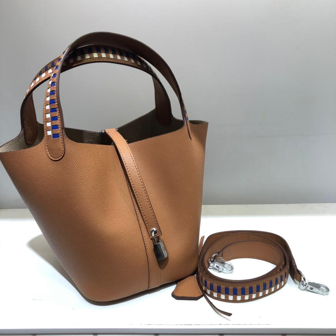 Two-tone 22CM Fashion Bags designer bag Women Crochet Bucket Totes Espom Cowhide Genuine leather Shoulder Bags lady Handbag wholesale, Yellow
Two-tone 22CM Fashion Bags designer bag Women Crochet Bucket Totes Espom Cowhide Genuine leather Shoulder Bags lady Handbag wholesale, Yellow