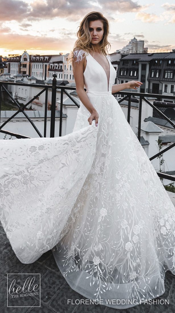 2019 Beach A Line Florence Wedding Dresses Deep V Neck Petal Lace Feather Satin Country Bridal Gowns Plus Size robe de mariée