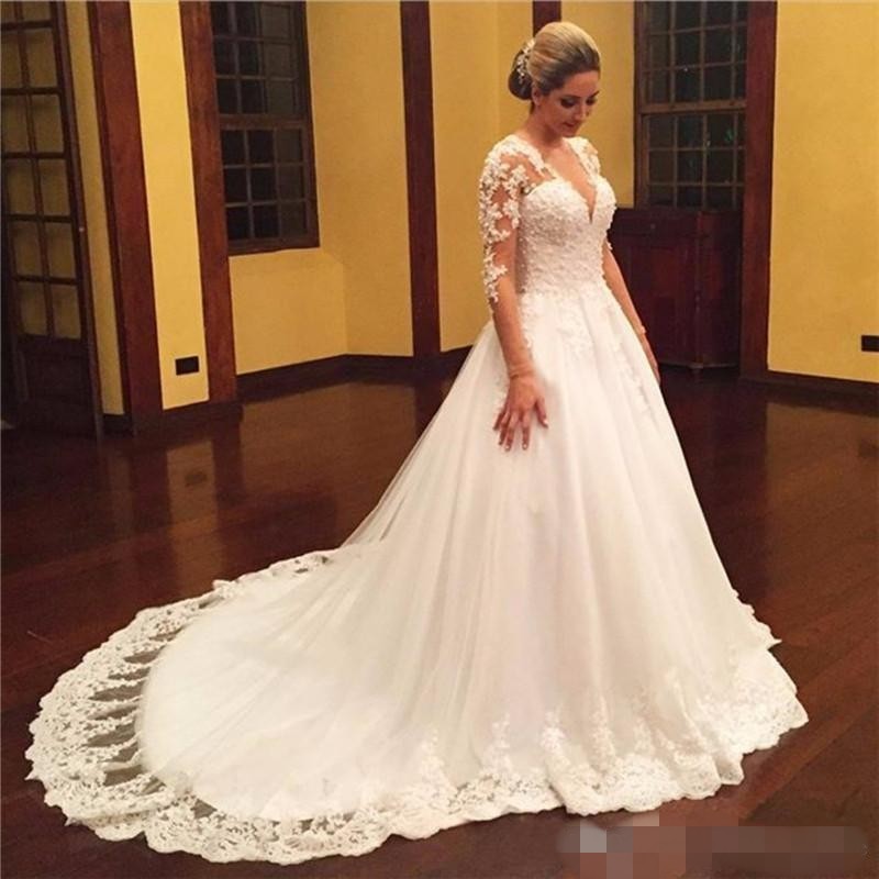 2020 Elegant Long Sleeves Wedding Dresses Sheer V Neck Lace Applique Beaded Covered Buttons Wedding Gown Plus Size vestido de novia