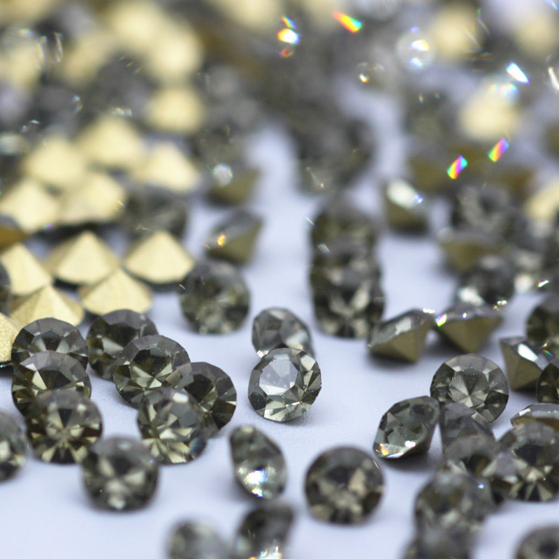 Sharp bottom drill transparent gray water drill 3D Nail Art Rhinestones glass DIY jewelry shoes bag clothing diamond
Sharp bottom drill transparent gray water drill 3D Nail Art Rhinestones glass DIY jewelry shoes bag clothing diamond
