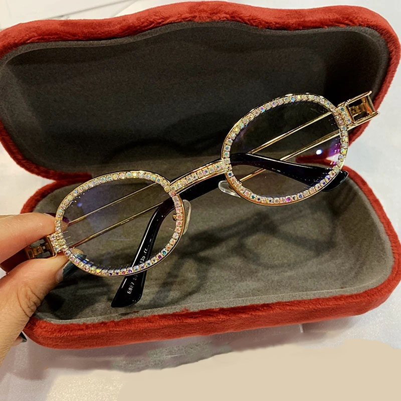 Luxury diamond sunglasses trend trend oval glasses Fine workmanship and comfortable wearing Fashion vacation beach sun glasses
Luxury diamond sunglasses trend trend oval glasses Fine workmanship and comfortable wearing Fashion vacation beach sun glasses