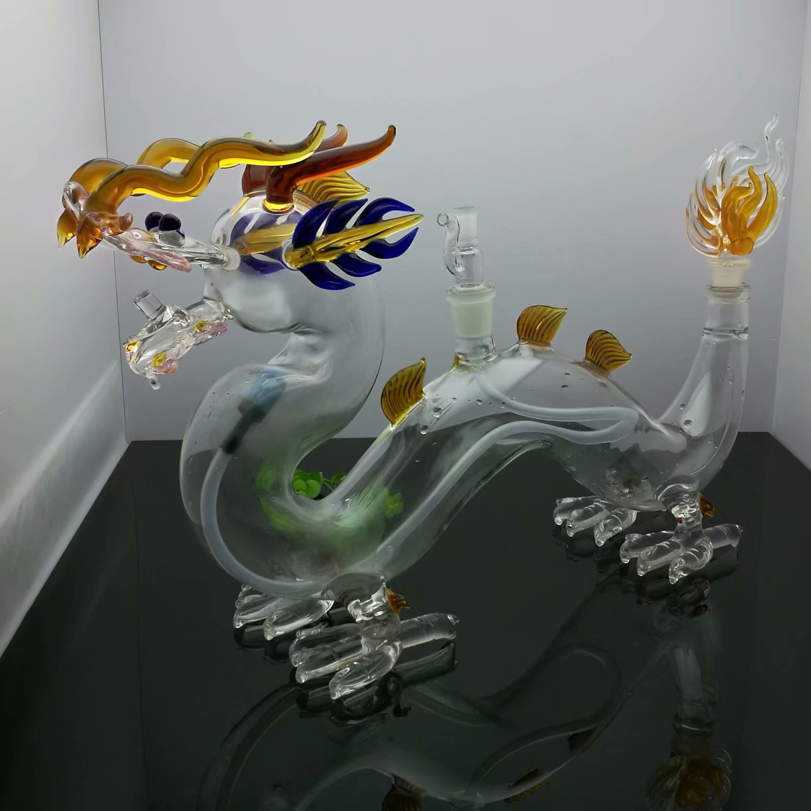 Dragon water glass Snuff Bottle Wholesale Glass bongs Oil Burner Glass Water Pipes Oil Rigs Smoking Free
Dragon water glass Snuff Bottle Wholesale Glass bongs Oil Burner Glass Water Pipes Oil Rigs Smoking Free