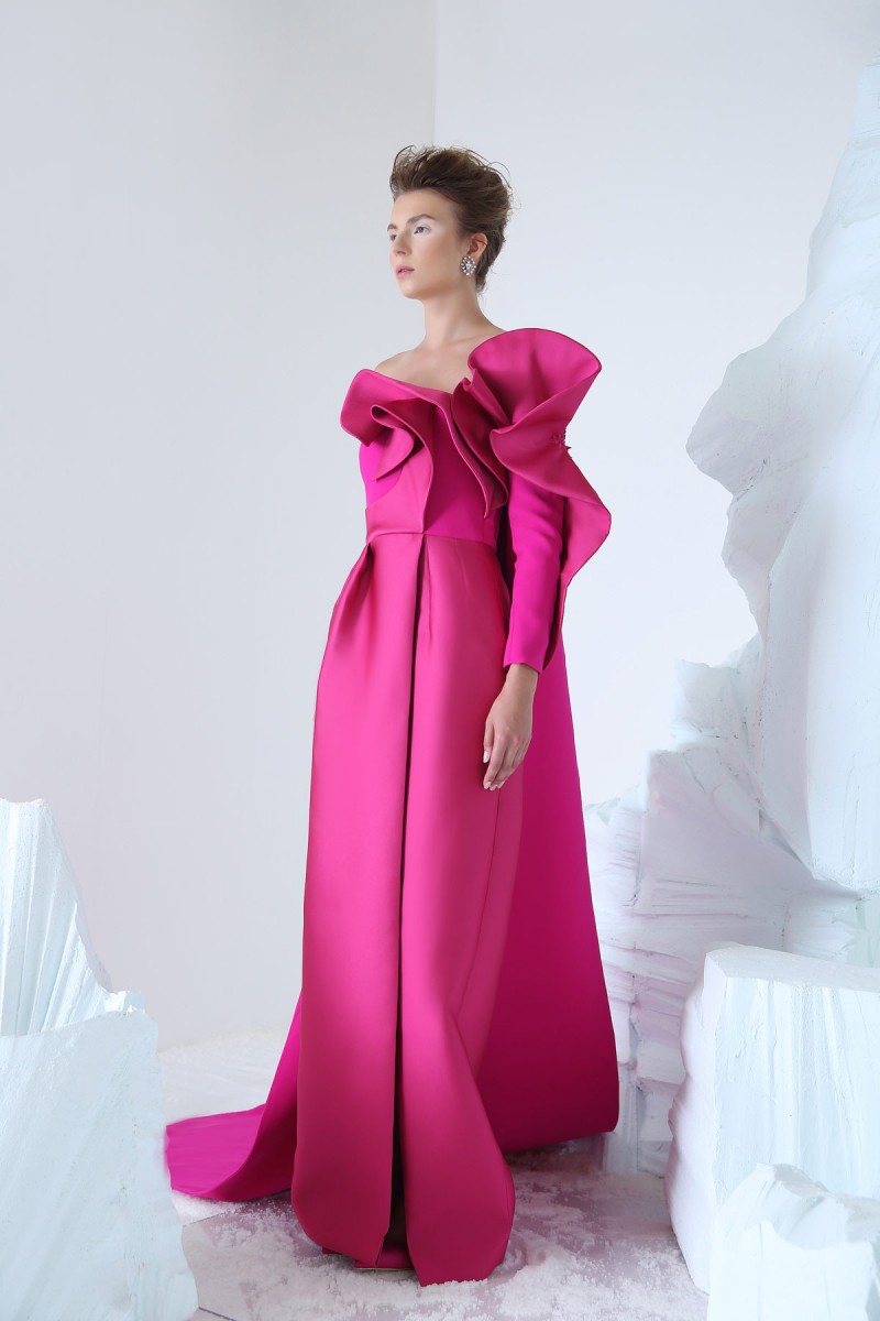 Azzi Osta 2019 New Designer Split Prom Dresses One Shoulder Long Sleeve Lace Appliqued Celebrity Party Gowns Satin Formal Evening Dress