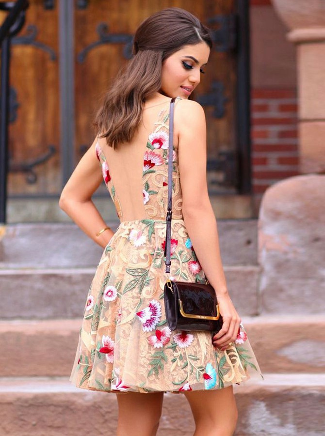 Colorful Homecoming Dresses V Neck A Line Lace Appliques Backless Short Prom Dress Party Wear Cocktail Gowns Custom Made