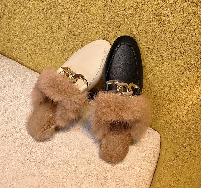 Top Designer Women Mules Shoes Cowhide Luxury With Chains Real Fur Lazy Slippers Loafers Princetown Leather Slipper with Box, Black
Top Designer Women Mules Shoes Cowhide Luxury With Chains Real Fur Lazy Slippers Loafers Princetown Leather Slipper with Box, Black