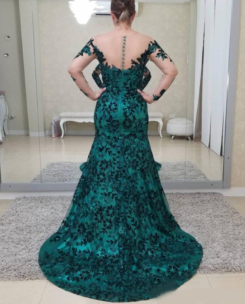 2020 Dark Green Sheer Jewel Neck Mother of Bride Groom Dresses Long Sleeves Illusion Backless with Buttons Long Formal Evening Party Gowns