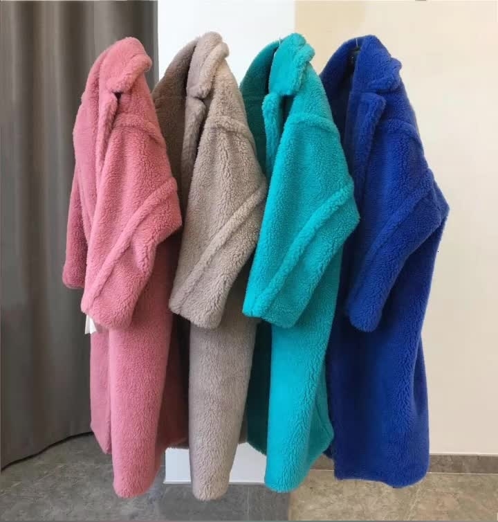 2019 Ins Hot design 100% wool star favor jacket oversize winter outwear warm overcoat real sheep shearling fur coat teddy coat T191121, New design turquese
2019 Ins Hot design 100% wool star favor jacket oversize winter outwear warm overcoat real sheep shearling fur coat teddy coat T191121, New design turquese