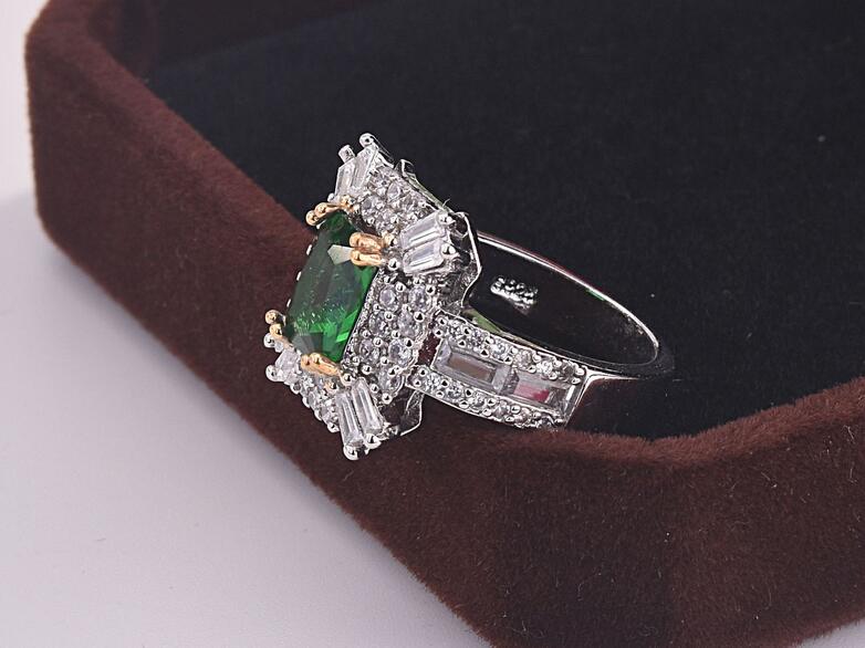 2019 New Arrival Top Selling Luxury Jewelry 925 Sterling Silver Princess Cut Emerald Gemstones Party Women Wedding Bridal Ring For Lover
