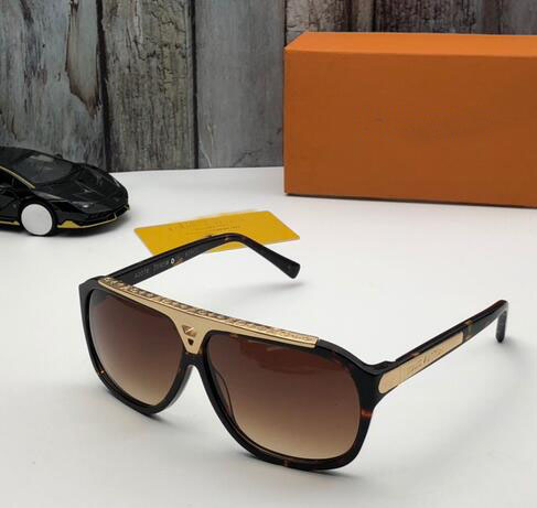 2020 HOT NEW Luxury MILLIONAIRE Designer Sunglasses For Women AND MEN Popular Fashion 1882S Summer frame style with box
2020 HOT NEW Luxury MILLIONAIRE Designer Sunglasses For Women AND MEN Popular Fashion 1882S Summer frame style with box