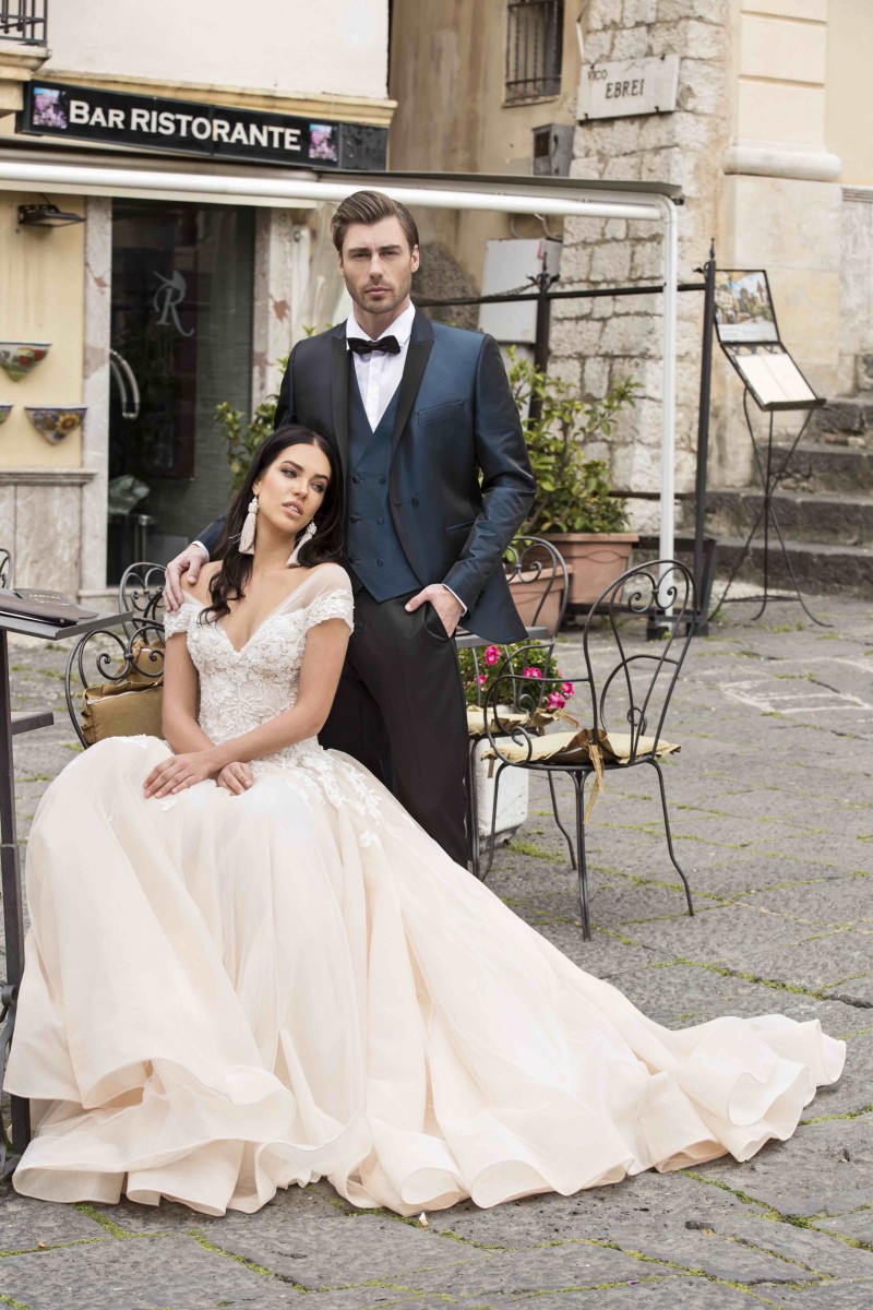 vintage champagne beach wedding dresses off the shoulder a line white lace applique tulle boho bridal gowns cheap new arrival