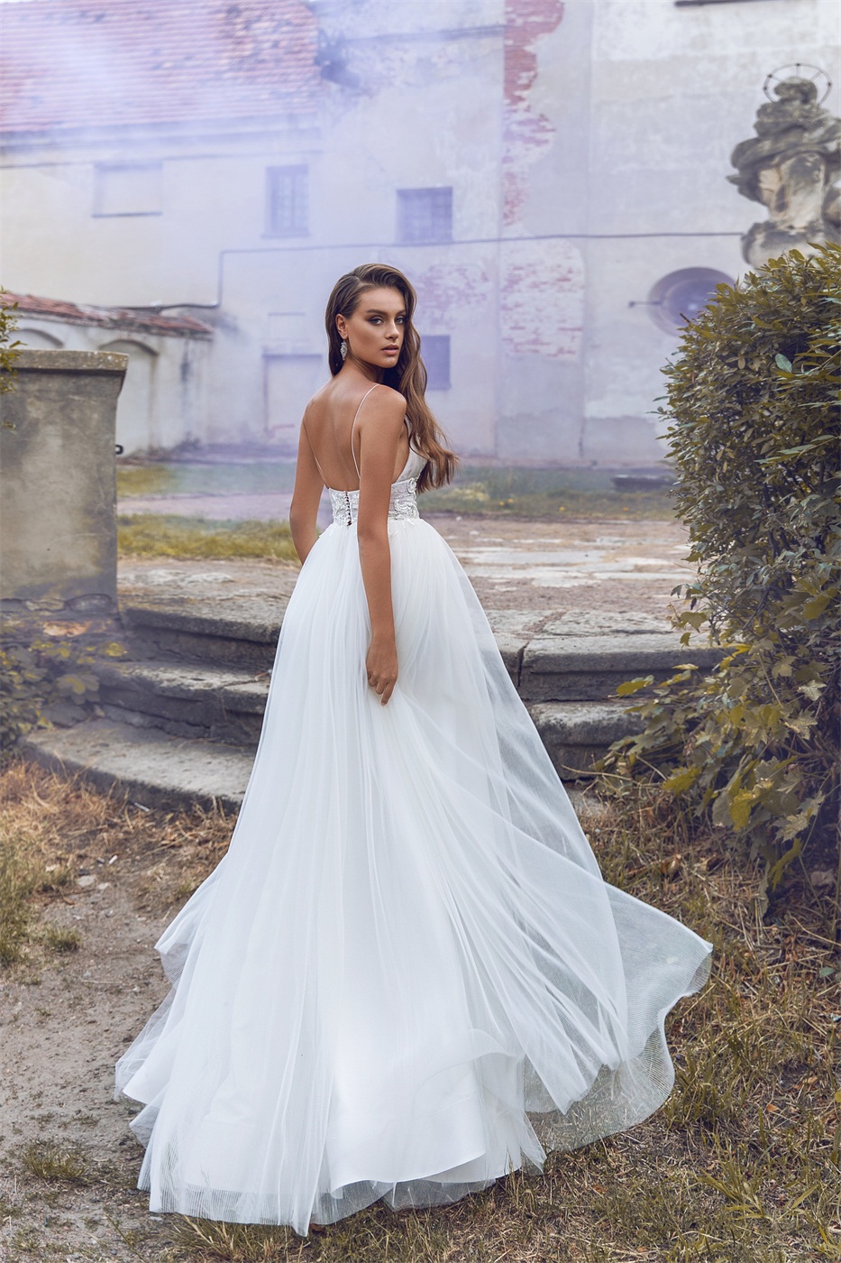 simple a line wedding dresses spaghetti straps backless appliqued wedding dress court train custom made sexy bridal gowns