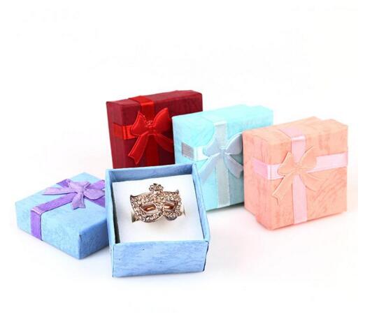 2020 NEW High Quality Jewelry Storage Paper Box Multi colors Ring Stud Earring Packaging Gift Box For Jewelry 4*4*3 cm 120pcs/lot
2020 NEW High Quality Jewelry Storage Paper Box Multi colors Ring Stud Earring Packaging Gift Box For Jewelry 4*4*3 cm 120pcs/lot