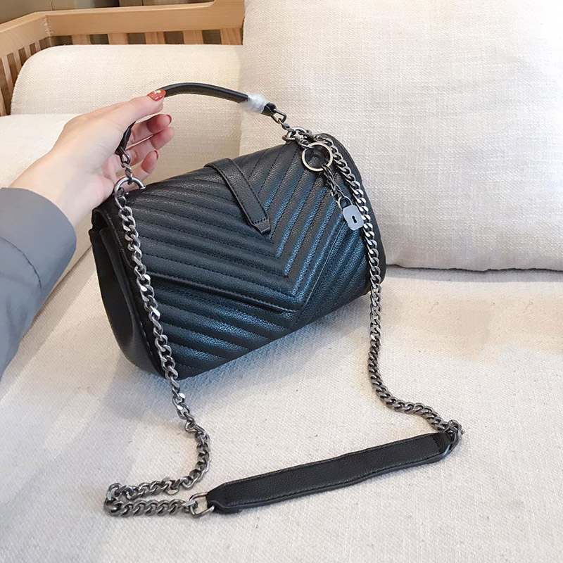 Classic V shape women handbags purses Flaps chain with key chain totes bag single shoulder crossbody bag diamond pattern messenger bags, As picture 1
Classic V shape women handbags purses Flaps chain with key chain totes bag single shoulder crossbody bag diamond pattern messenger bags, As picture 1