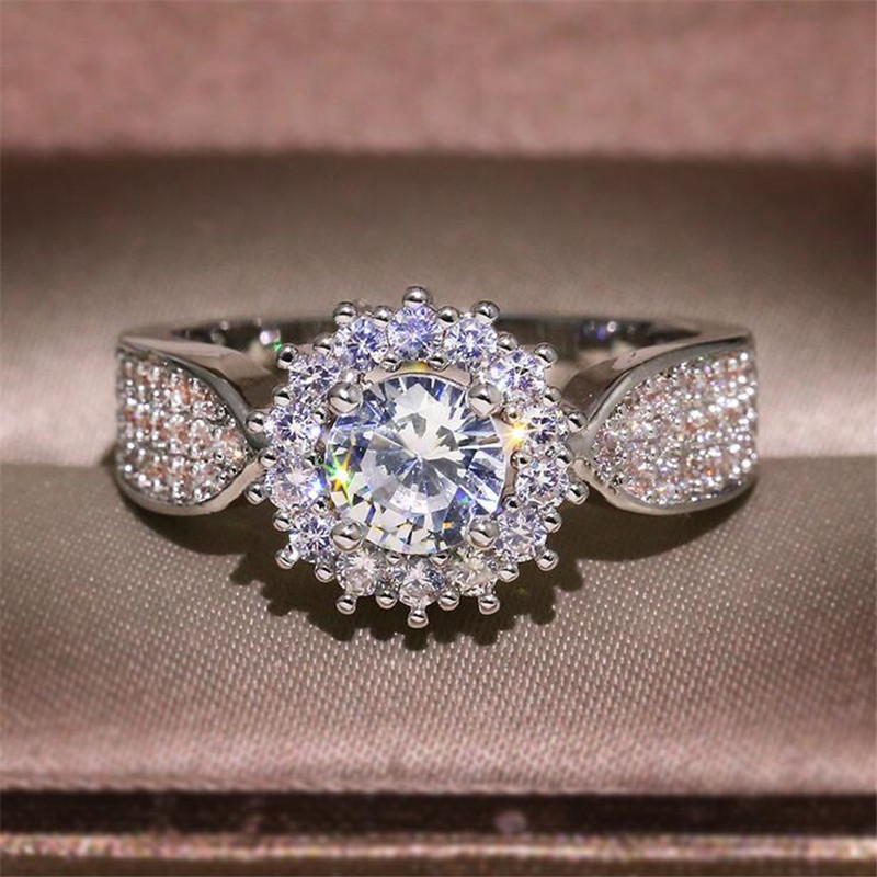 Sparkling Luxury Jewelry 925 Sterling Silver Big White Topaz CZ Diamond Promise Eternity Lucky Women Wedding Engagement Bridal Ring Gift