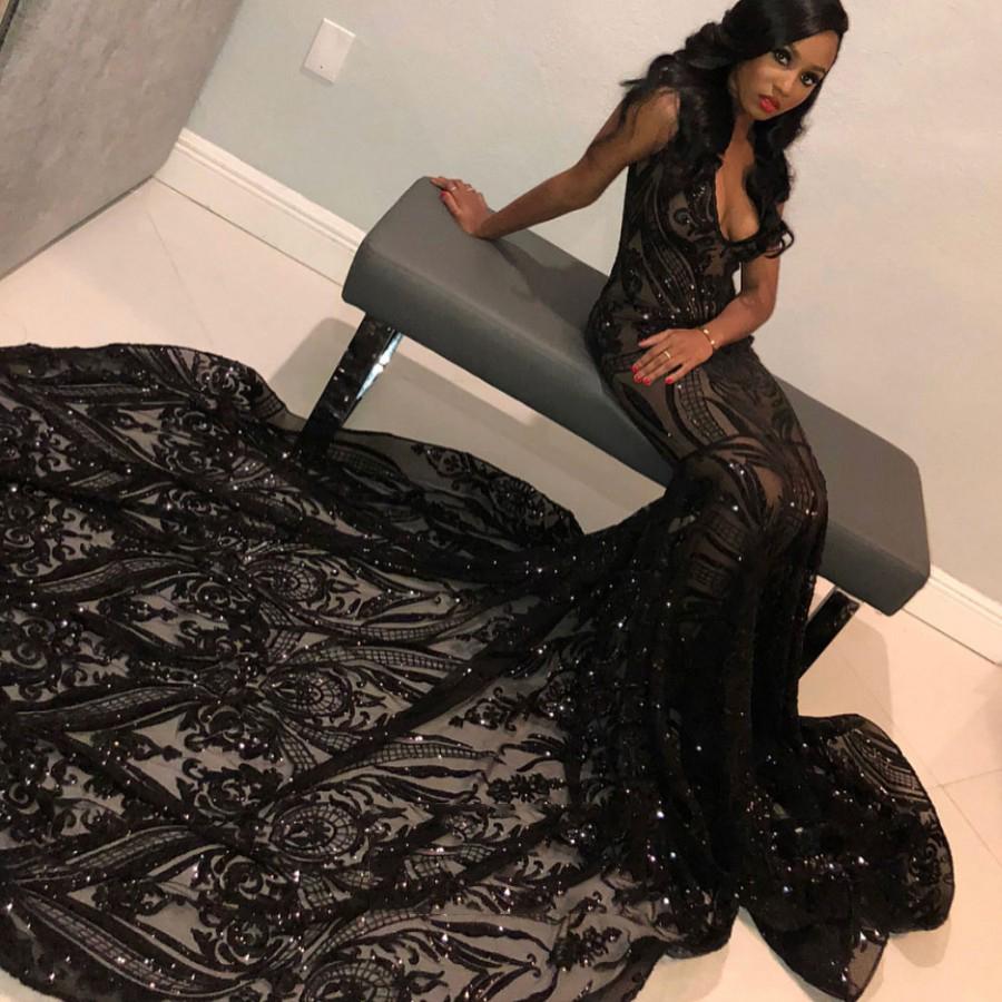 2019 V Neck Black Mermaid Prom Dresses Lace Illusion Sweep Train Long Formal Evening Gowns Speical Occasion Dresses Sequins