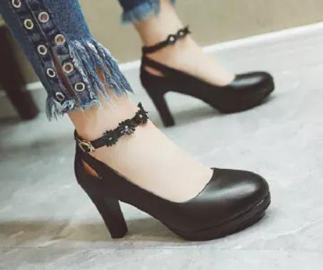 2019 Flower Women's shoes in Spring and Autumn with New style High heel Coarse heel round head waterproof table@188, Black
2019 Flower Women's shoes in Spring and Autumn with New style High heel Coarse heel round head waterproof table@188, Black