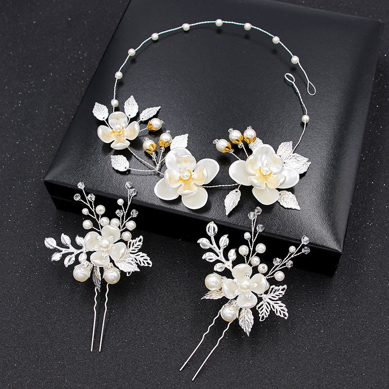 Manual Combine Gold Leaf Piece White Flower Manual Pearl Soft Chain Hair Band Hairpin Suit
Manual Combine Gold Leaf Piece White Flower Manual Pearl Soft Chain Hair Band Hairpin Suit
