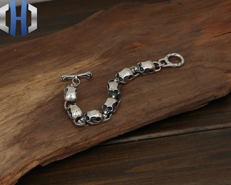 S925 Sterling Silver Jewelry Men's Fashion Handmade Personality Retro Thai Silver Medium Skull Bracelet
S925 Sterling Silver Jewelry Men's Fashion Handmade Personality Retro Thai Silver Medium Skull Bracelet